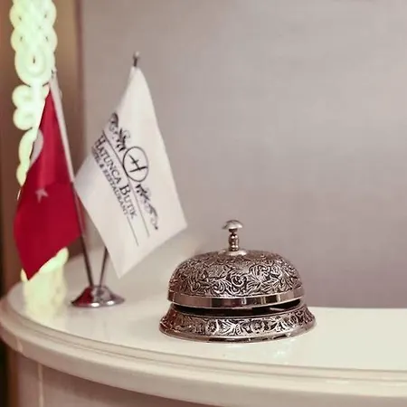 Hatunca & Restaurant Hotel 2*